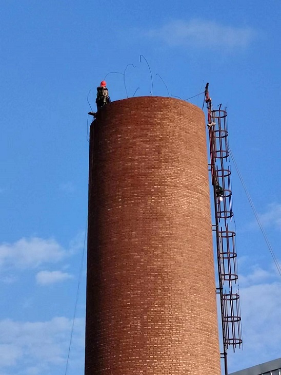 銅陵煙囪拆除公司:專(zhuān)業(yè)技藝,綠色拆除,共創(chuàng)雙贏